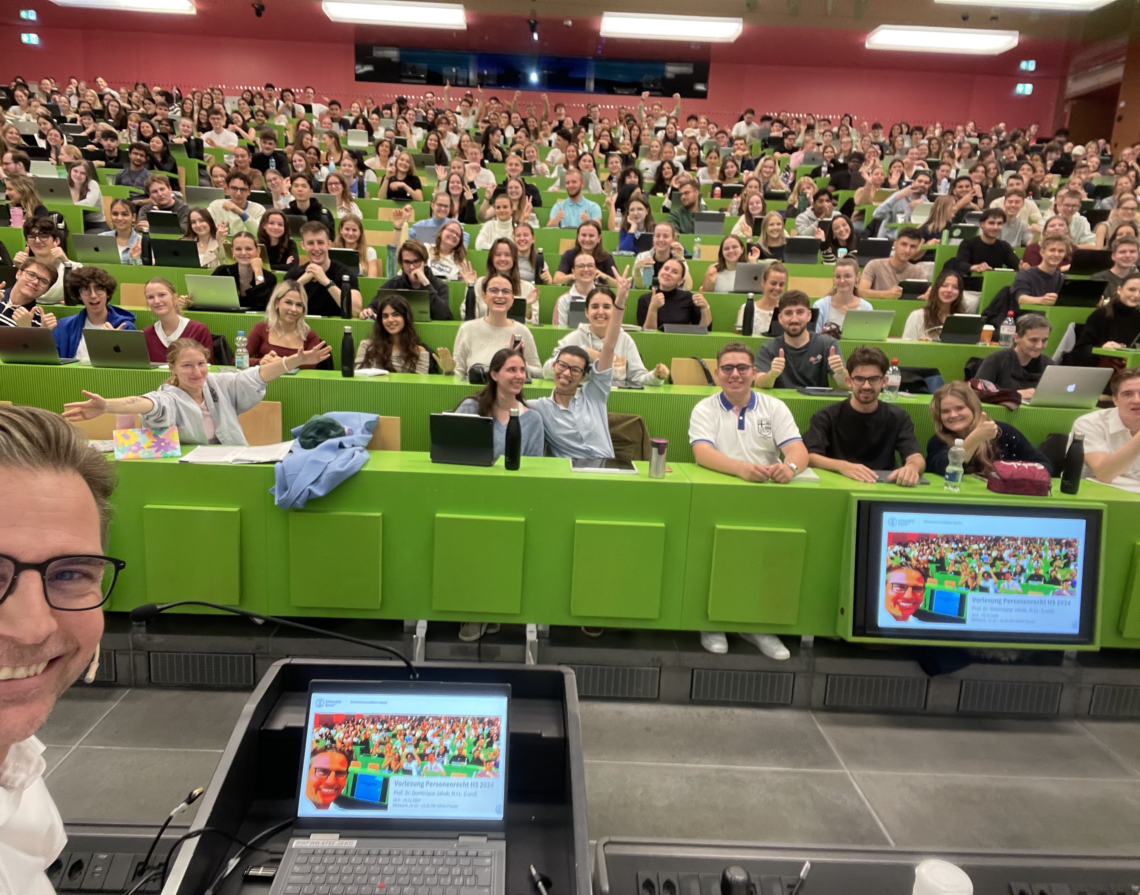 Vorlesung mit Prof. Dr. D. Jakob im KOH-B-10