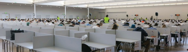 Studierende während der Prüfung